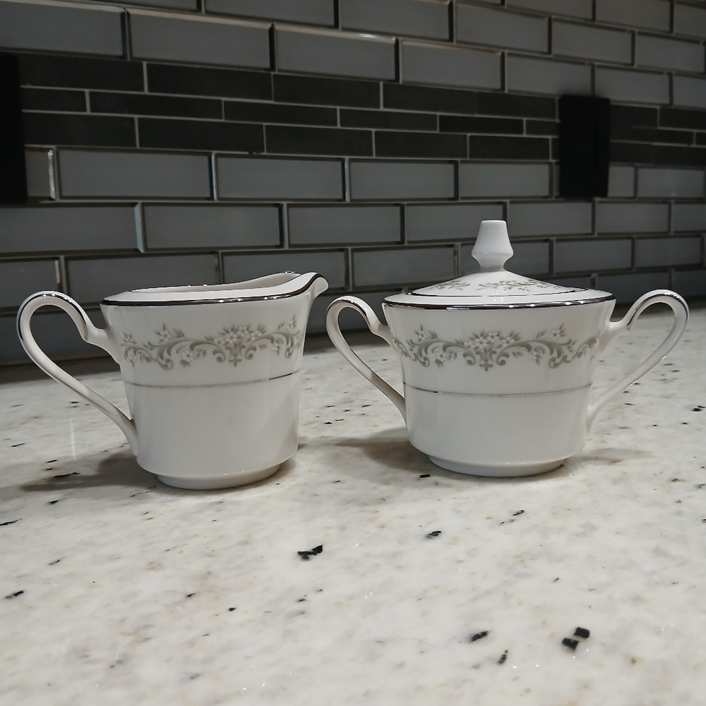 Noritake Parkridge 7561 Vintage Ivory China Japan Creamer and Sugar Serving Set